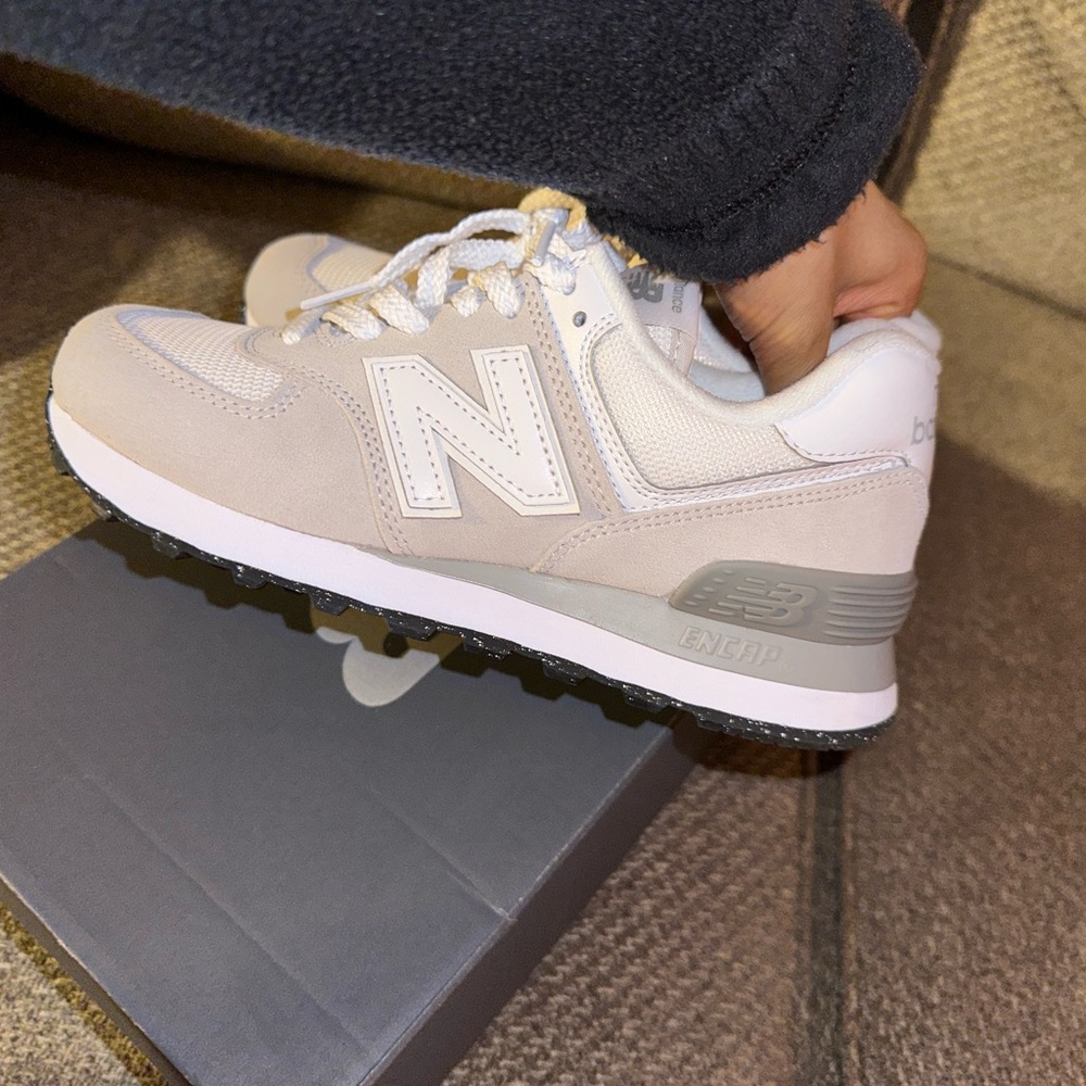 Brand new new balance 574 gray/ white color
